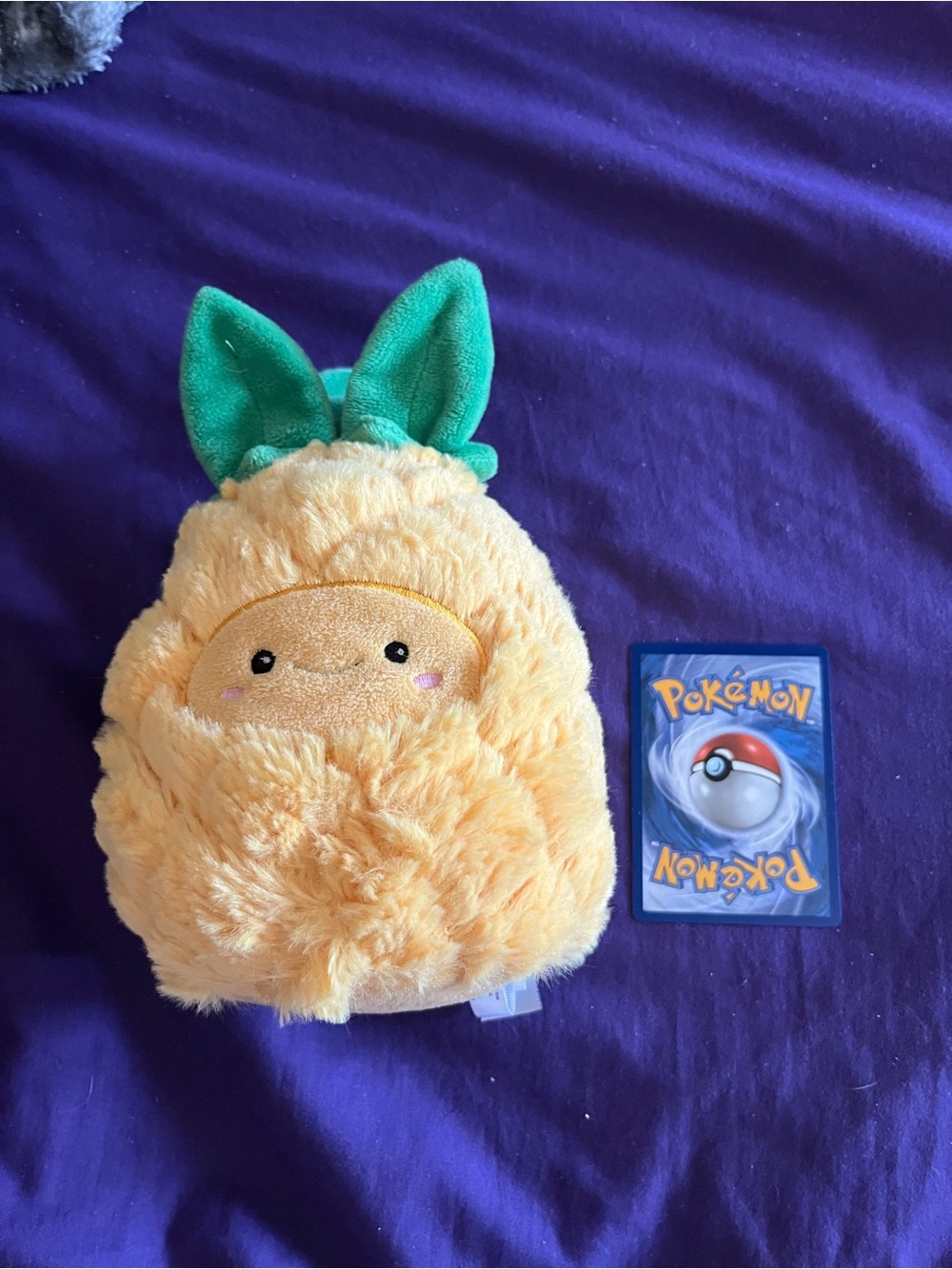 Squishable snacker Pineapple